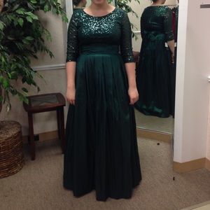 jessica howard emerald green formal dress